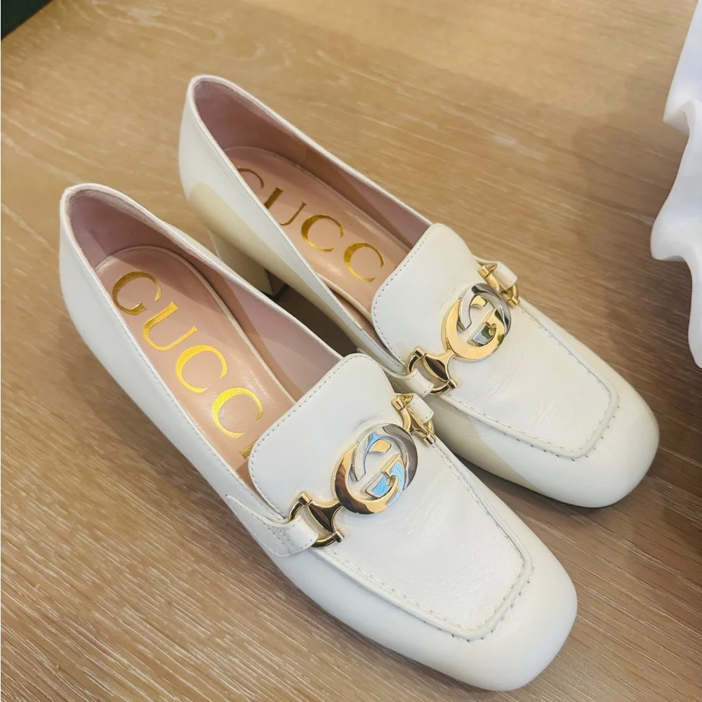 Gucci Women's Ivory Loafers with Gold Detailing - Picture 7 of 9